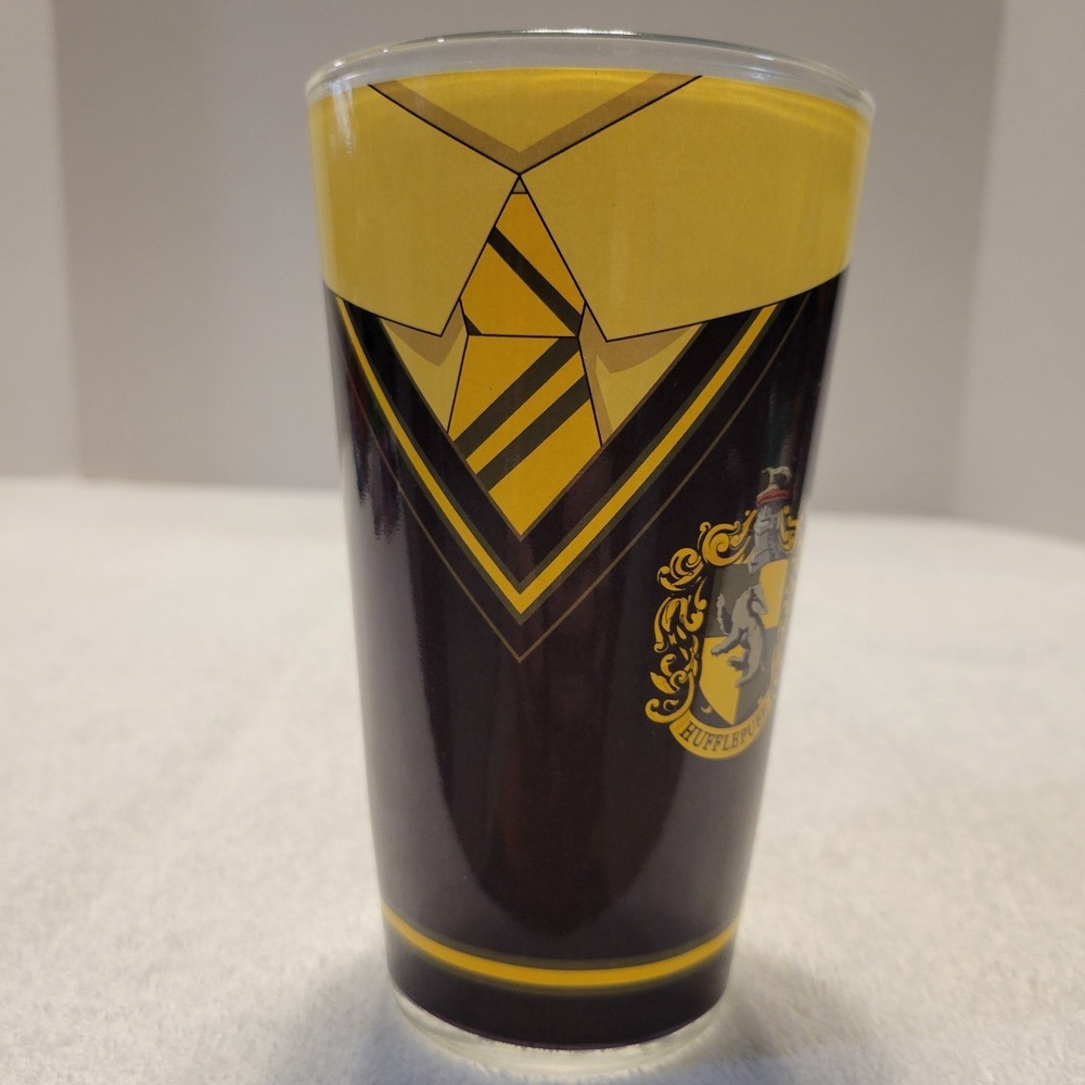 Warner Bros. Harry Potter‎ Hufflepuff house glass tumbler